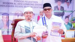 Hadiri Maulid Akbar di Ponpes Modern Al-Aksi, Bupati Bantaeng Wakafkan 50 Al-Qur’an