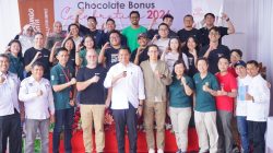Bupati Bantaeng Serahkan Bantuan Farmer Cash Premium Senilai Rp.600 Juta Kepada Petani dan Para Kolektor Coklat