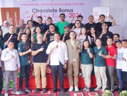 Bupati Bantaeng Serahkan Bantuan Farmer Cash Premium Senilai Rp.600 Juta Kepada Petani dan Para Kolektor Coklat
